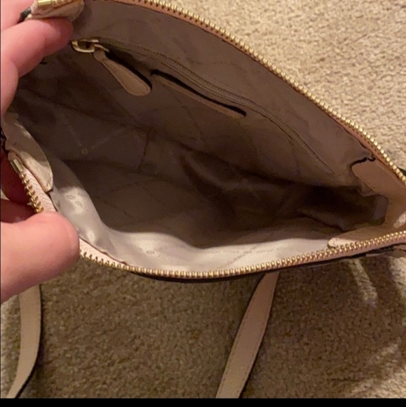 Michael Kors Handbag Crossbody - Picture 5 of 5